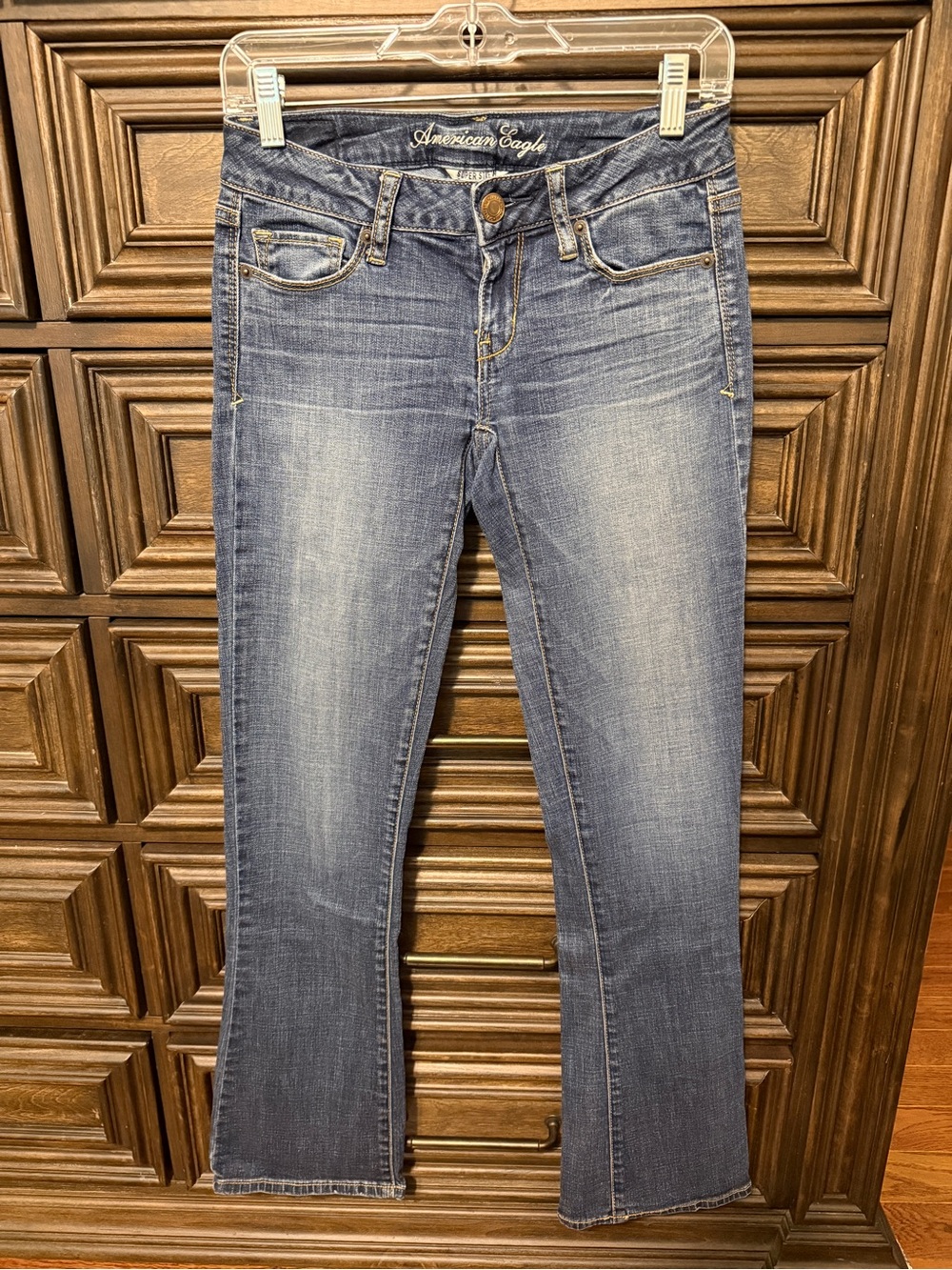 American Eagle Outfitters Women’s Blue Low-Rise Bootcut Jeans